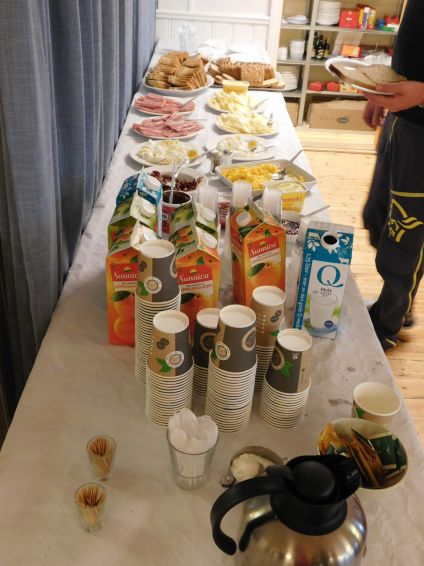 Frokost til seilerne søndag morgen