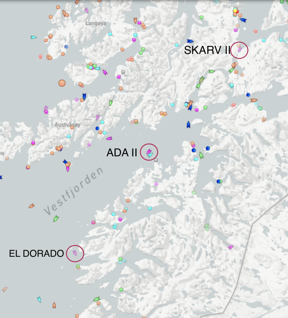 Besøkende båter på vei!