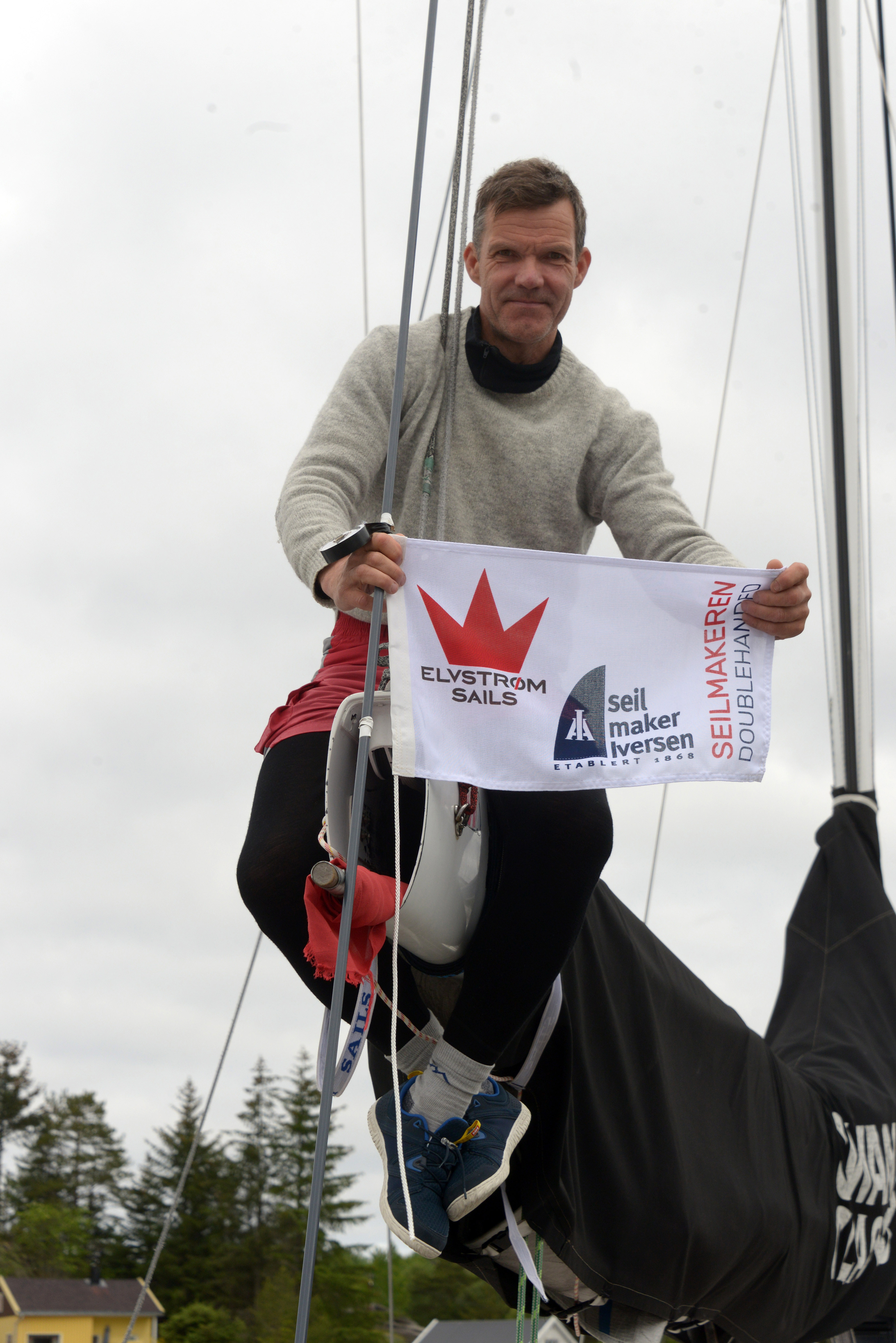 Alle skal segle med sponsorflagg