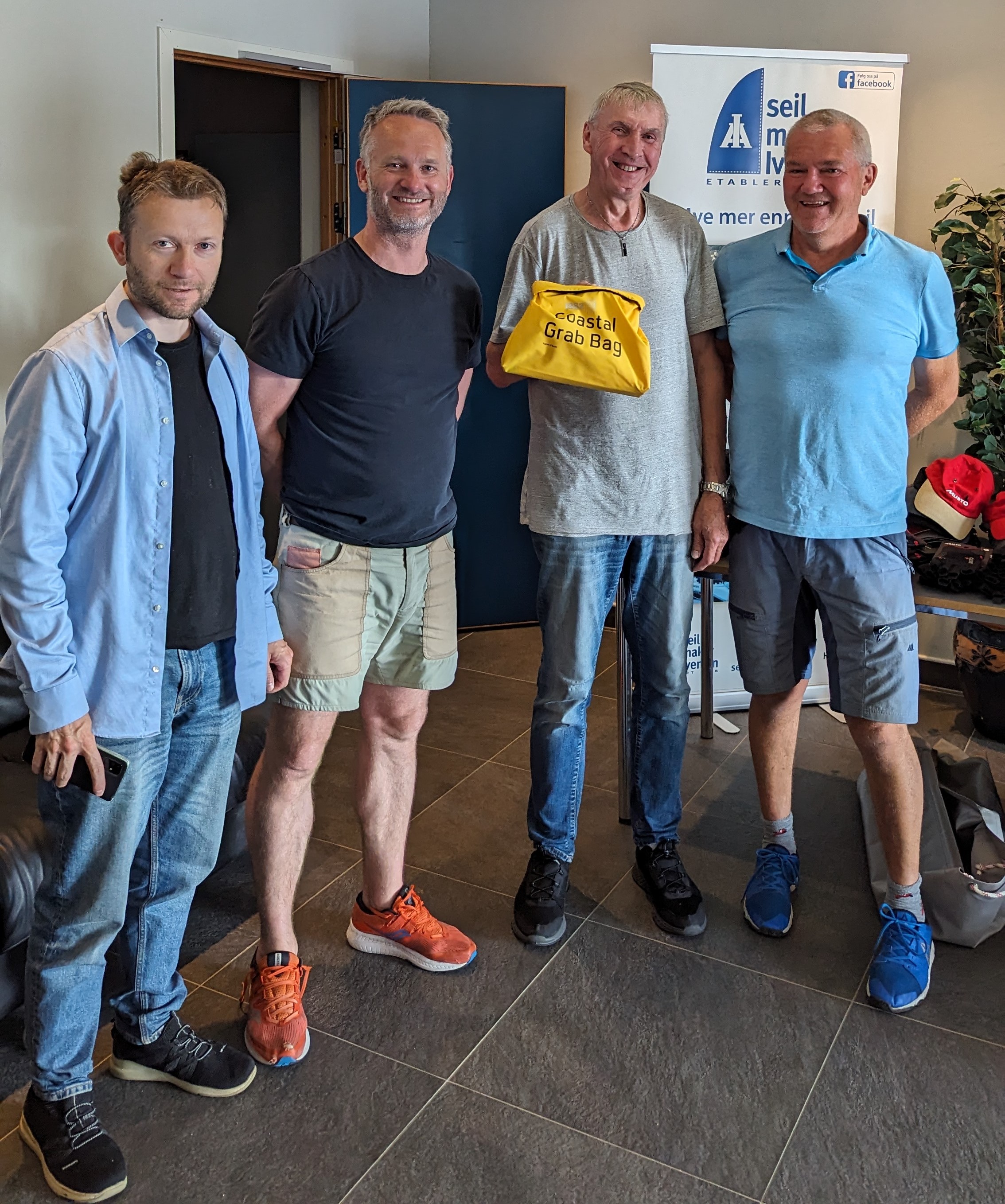 Vinnerne av treknongspremier for debutanter.